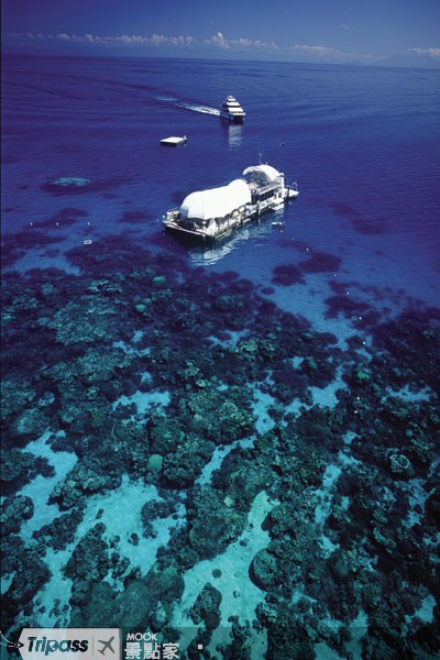 大堡礁的海水清澈見底。