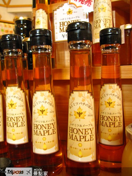顧客可依不同需求選購到各種容量大小的蜂蜜商品。