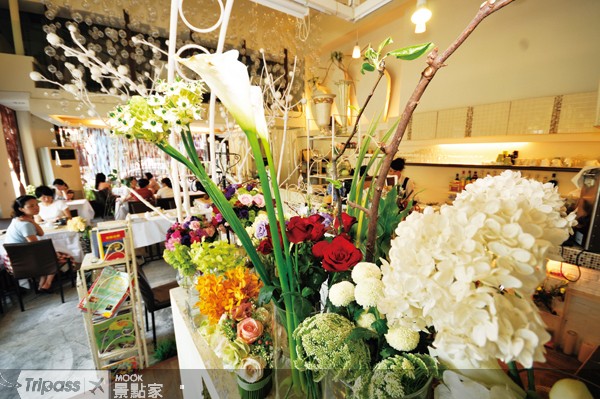 拉芬朵兒花&amp;廚房結合花藝及餐廳，打造夢幻的環境。