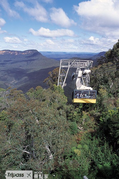 景觀世界有3種不同種類的纜車與便台車供遊客使用。