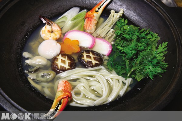 川柳餐廳鮮美的南部法度鍋。