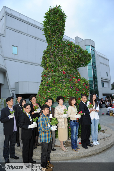 「植福花兔」迎接明年兔年的來臨。（圖片提供／真如苑）