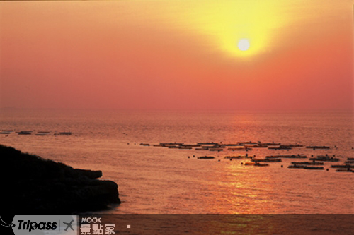 小琉球的夕陽相當迷人。（圖片提供／大鵬灣國家風景區）