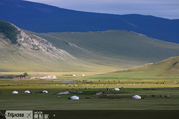 一望無際的蒙古土地。（圖片提供／大登旅行社）