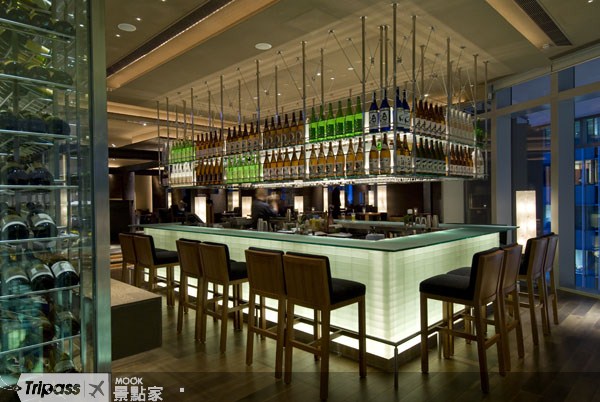 香港的餐廳zuma，獲選亞洲20大最佳餐廳的第7位。