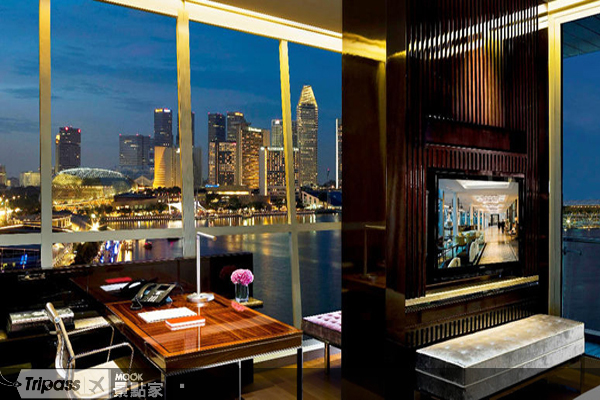 體驗時尚氣派的住宿。圖片提供/新加坡富麗敦海灣酒店