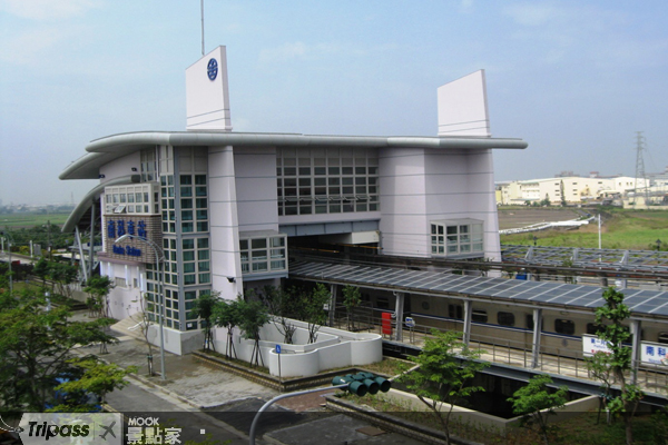 台鐵南科車站是台灣第一座太陽能車站。圖片提供/台南縣政府