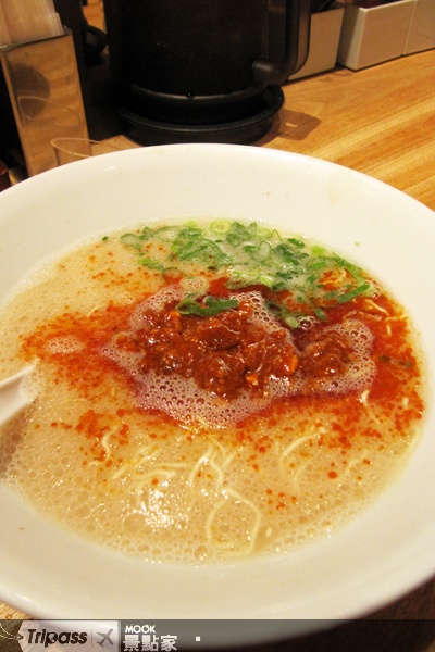 辣味的「一風堂からか麺」，一碗800日圓。