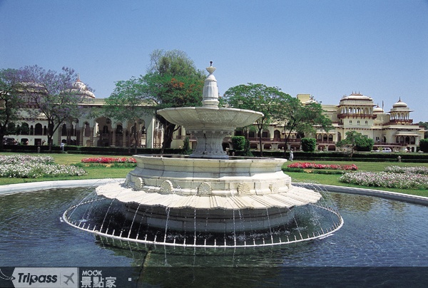 Rambagh Palace花園景觀。