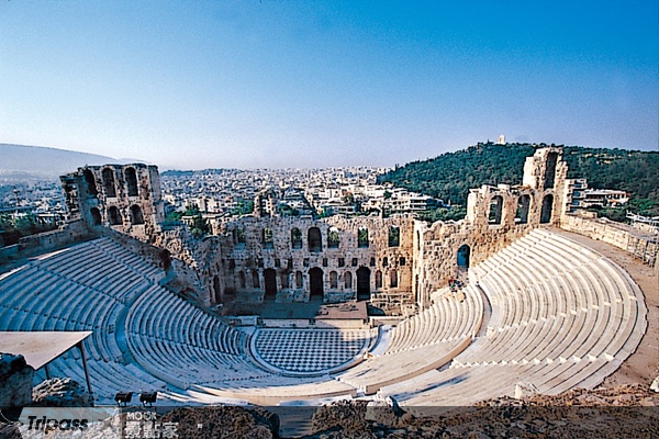 衛城除了祭祀用途，也是防禦要塞，是希臘古文明代表。