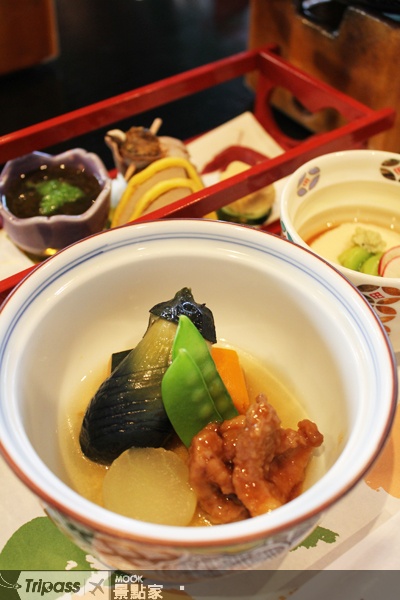 套餐中的醃漬日式小菜。