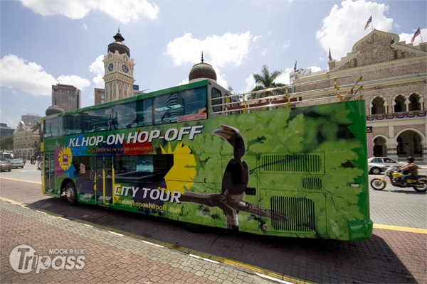 吉隆坡開篷觀光巴士。（圖片提供／馬來西亞觀光局）