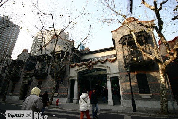 新天地到了晚上就是上海著名的夜店區。