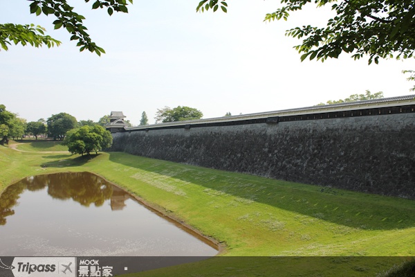 熊本城的城牆長達242米，為日本現存最長。