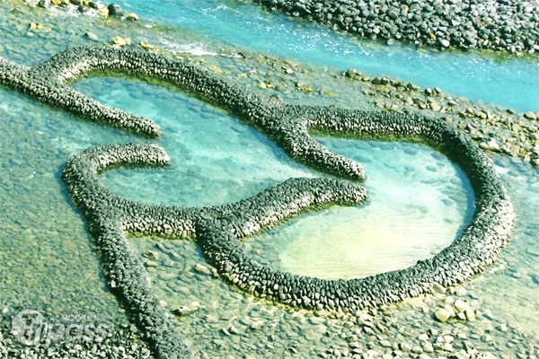澎湖七美島的代表景觀──雙心石滬。（圖片提供／澎湖縣政府）