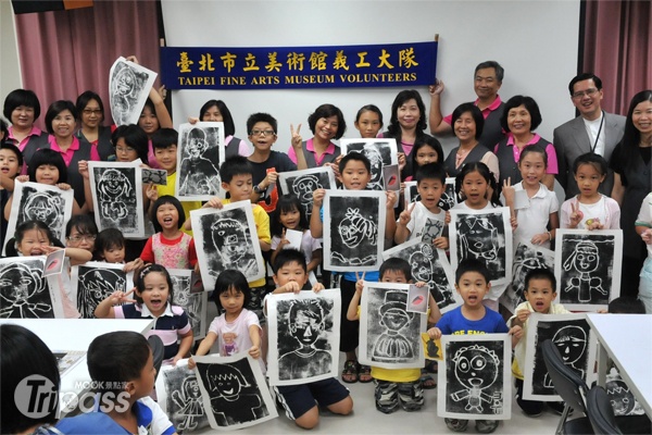 北美館義工大隊在台北市各圖書館舉行藝術活動，頗具成效。（圖片提供／台北市立美術館）