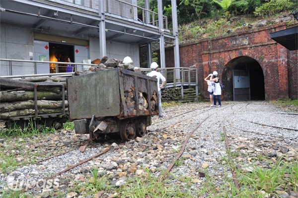 黃金博物館保有挖礦坑道、遺跡是金瓜石熱門景點。（攝影／李欣怡）