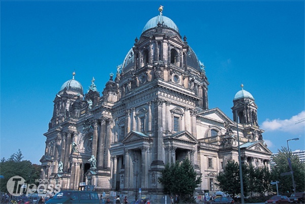 柏林大教堂屬文藝復興建築風格。
