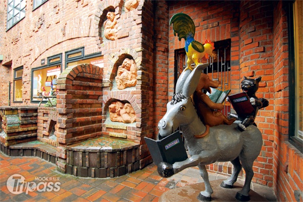 格林童話中的不來梅城市音樂家雕像就立在不來梅城市中。
