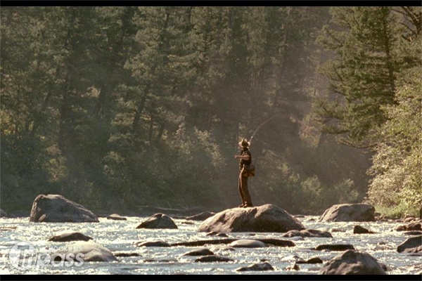 《大河戀》片中最令人印象深刻的，就是父子在河中「蠅釣鱒魚」的畫面。（圖片提供／美國蒙大拿州亞太區辦事處）
