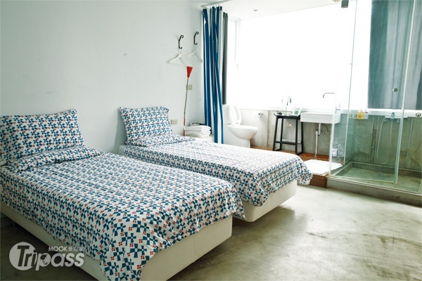 搖滾房是兩張床的設計。