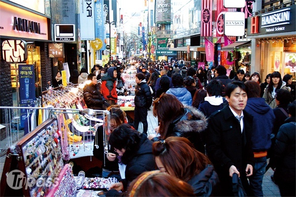 首爾購物街區眾多，最適合來一趟血拼之旅。