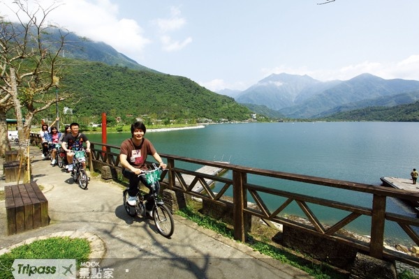 騎單車遊台灣，已經是越來越夯的全民運動。（圖片提供／墨刻編輯室）