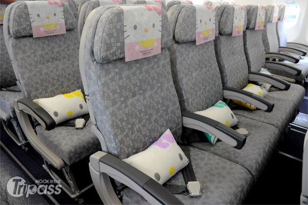 以Hello Kitty為主題的超卡哇伊機艙座椅。（攝影／景點家李欣怡）