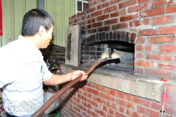 磚造的柴燒窯是老闆陳德星親手興建。（攝影／江明麗）