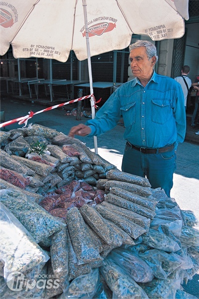 中央市場是雅典的現代大市場，被當地人暱稱為「雅典的廚房」。（圖片提供／墨刻編輯部）
