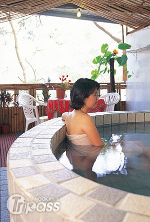 泰雅平價溫泉，讓旅客有回家的感覺。（圖片提供／墨刻編輯部）