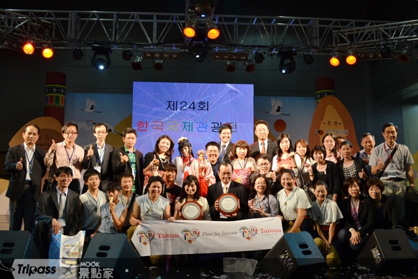台灣代表團獲頒三大獎。（圖片提供／台灣觀光協會）