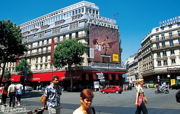 拉法葉百貨在巴黎有2家，總店位於歌劇院附近，至今有100多年歷史。（圖片提供／墨刻編輯部）