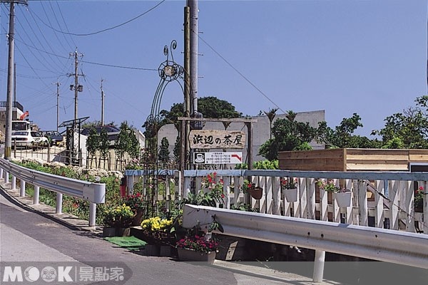 沖繩許多鄉間地區，開車會比較方便抵達。（圖片提供／墨刻編輯部）