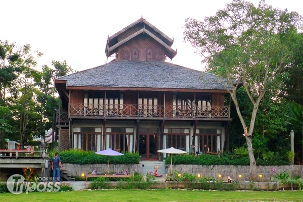 Hotel des Artists,Rose of Pai的建築是由緬甸傳統高腳屋重新裝修而成的。（攝影／景點家劉佳雯）