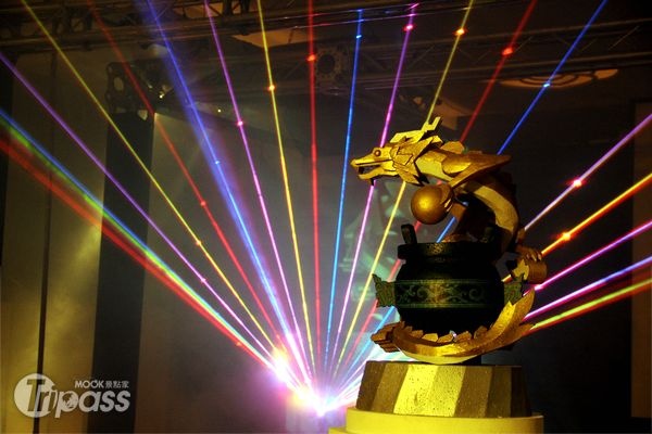 台北燈會的大型主燈「HAPPY龍」將融合水幕視訊、3D動畫及全彩雷射等科技，在國父紀念館展示。（圖片提供／台北市政府）