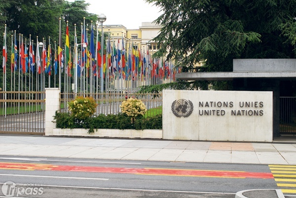 聯合國歐洲總部除了是聯合國代表開會的場地，還有圖書館、美術館及公園等設施。（圖片提供／墨刻編輯部）
