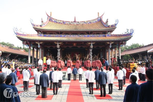 「春祭」典禮中的「禮、樂、佾、歌、饌」五大元素，每年皆推陳出新，力求精進。（圖片提供／臺北市孔廟管理委員會）