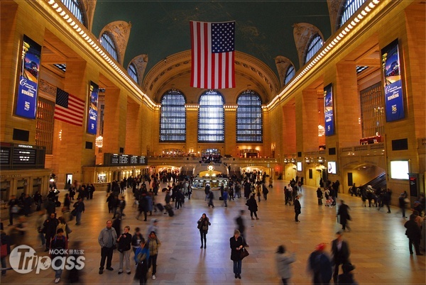 完成於1913年的中央車站，是全世界最大、最忙碌的運輸建築。（圖片提供／墨刻編輯部）