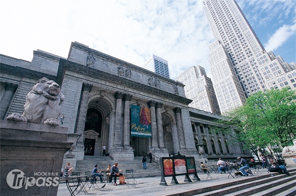 紐約公共圖書館曾出現在許多電影場景裡，著名的「獨立宣言」手稿便收藏於此。（圖片提供／墨刻編輯部）