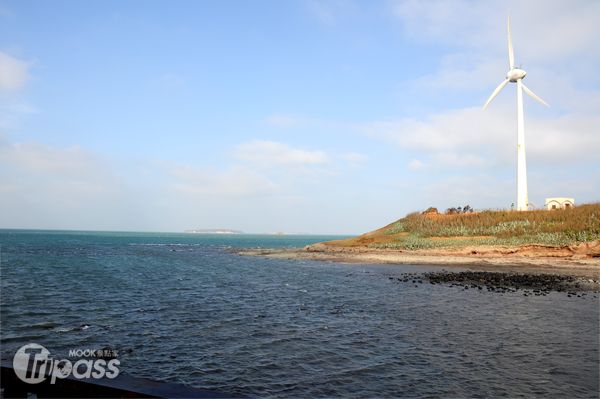 放慢速度，徒步走澎湖本島一圈，才能好好認識當地豐富的海岸特色。（攝影／景點家魏汝蔚）