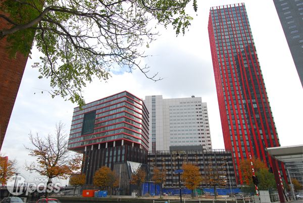 紅蘋果為鹿特丹市區第四高的大廈。（圖片提供／墨刻編輯室）