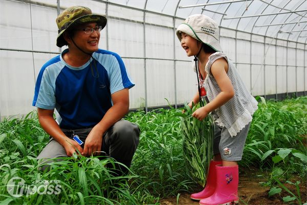 忙碌的都市生活，讓愈來愈多人想下鄉務農，一圓田園夢。（圖片提供／農委會全球資訊網）