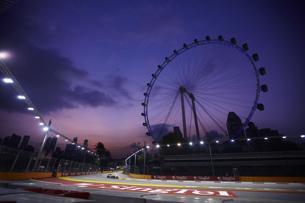F1唯一的夜間公路賽再次於新加坡登場，喜愛極速快感的賽車迷絕對不能錯過。（圖片提供／福泰旅遊）