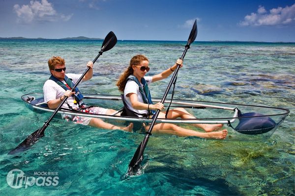 石垣島Club Med引進透明獨木舟供遊客使用。（圖片提供／Club Med）