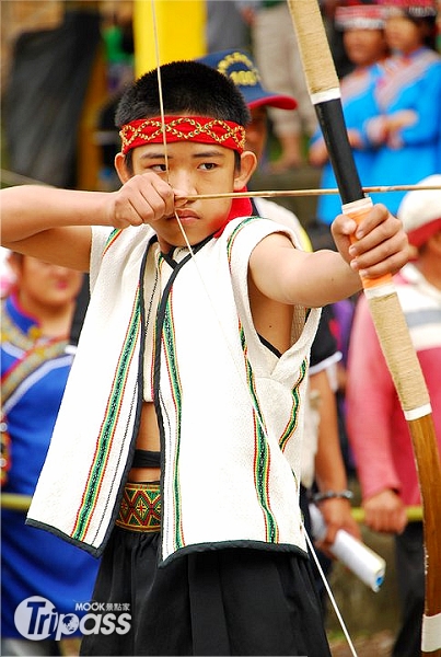 射耳祭以前是布農族勇士帶領兒童射鹿耳練習的祭典。（圖片提供／台東縣延平鄉公所）