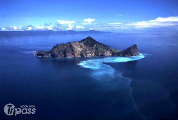 龜山島位於宜蘭頭城海岸東邊大約10公里的地方。（圖片提供／東北角暨宜蘭風管處）
