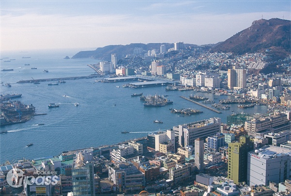 釜山是次於首爾的第二大城，每年舉行的釜山國際電影節是知名的慶典活動。（圖片提供／墨刻編輯部）