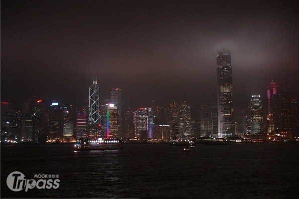 香港百變面貌都收錄在《香。港。時。刻。》一書及APP中。（圖片提供／Zoe Lee）