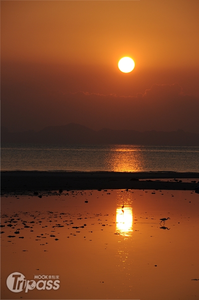 那通碼頭附近堤防是欣賞蘇梅島日落最佳的地點。（攝影／景點家李欣怡）